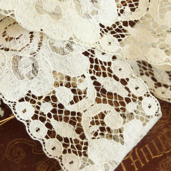 Vintage Lace Trim, Ivory Floral Pattern 3" Wide, 1 yard plus 27 inches long piec - Picture 5 of 10